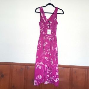 Size 8 d k n y beautiful sleeveless  spring dress.Nwt